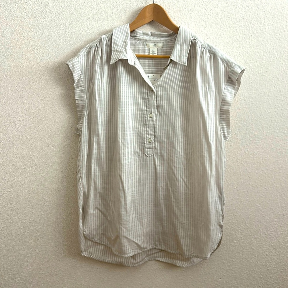 New H&M Sleeveless Henley. Size US 8 or EUR 40